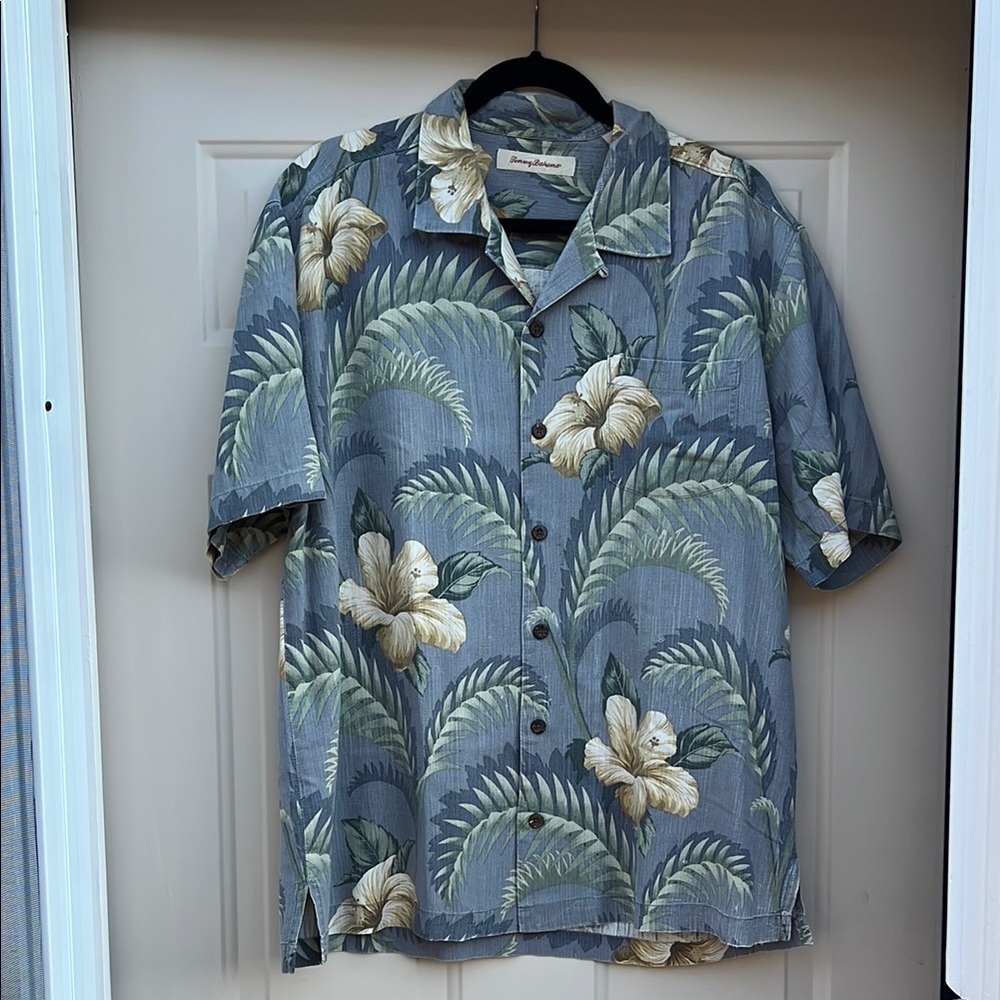 Tommy Bahama Blue Tropical Hibiscus Button Down Shirt – Size L